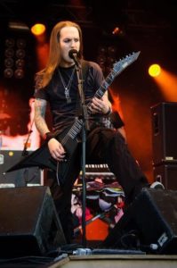Alexi Laiho mit Gitarre